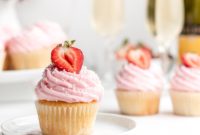 Pink Prosecco Strawberry Delights