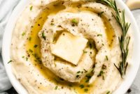 Deliciously Easy Garlic Mashed Potatoes