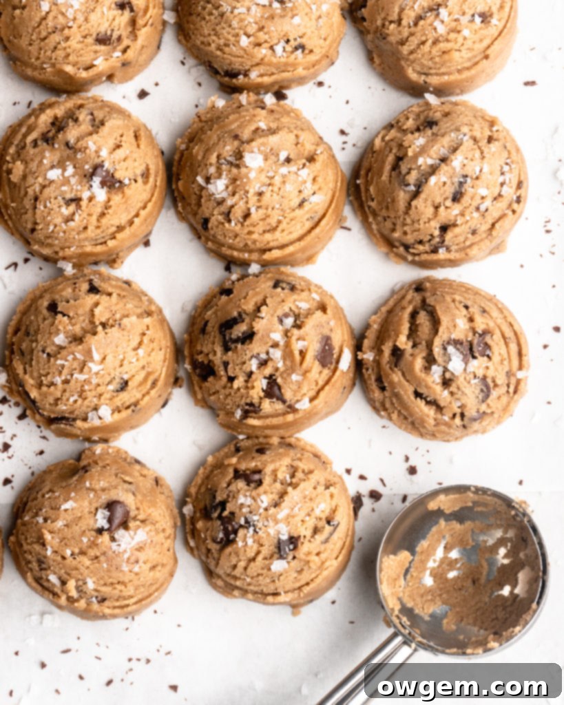 These Browned Butter Chocolate Chip Cookies are the cookies of your dreams! Perfectly chewy and full of awesome cookie flavor!