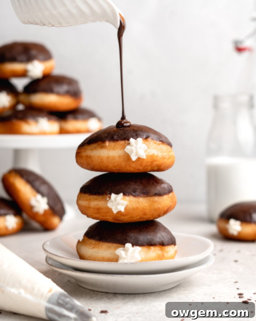 These delicious tiramisu donuts are inspired by the italian classic dessert. Filled with a creamy tiramisu filling and glazed with an espresso chocolate glaze