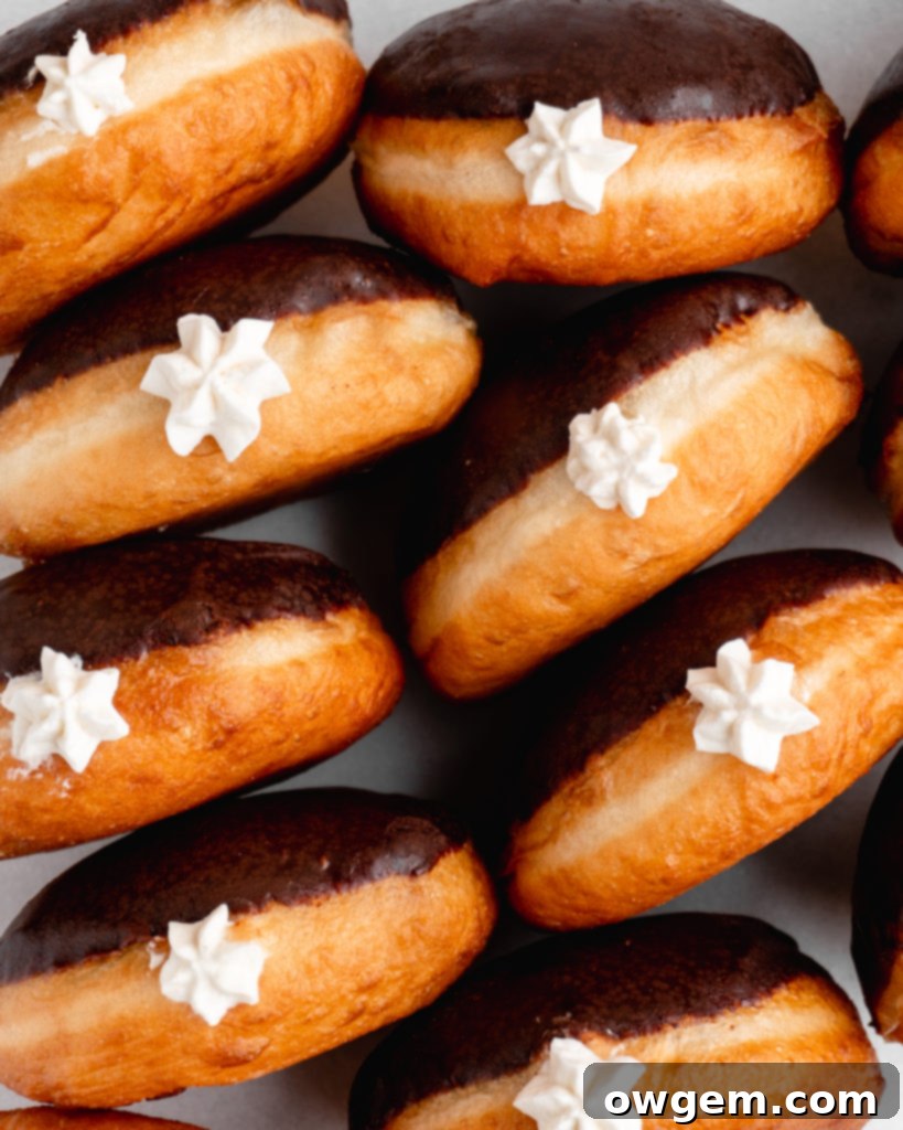 These delicious tiramisu donuts are inspired by the italian classic dessert. Filled with a creamy tiramisu filling and glazed with an espresso chocolate glaze