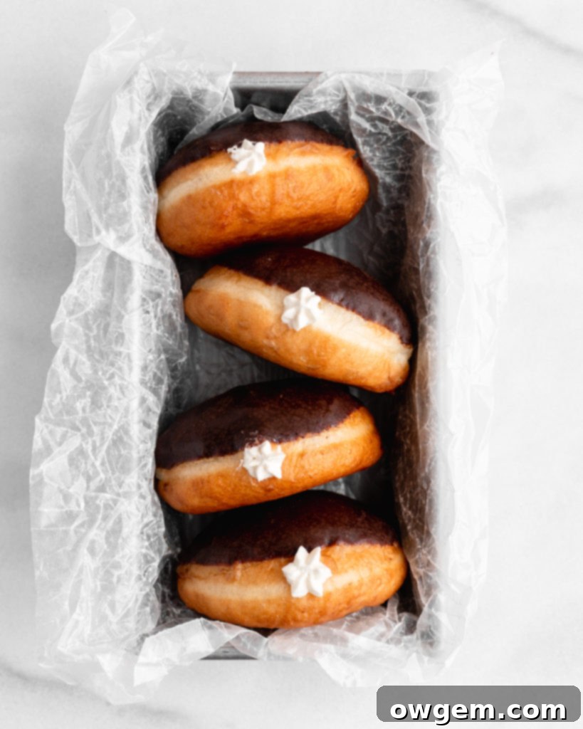 These delicious tiramisu donuts are inspired by the italian classic dessert. Filled with a creamy tiramisu filling and glazed with an espresso chocolate glaze